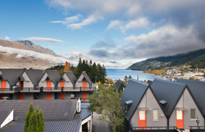 exterior view of heartland hotel queenstown