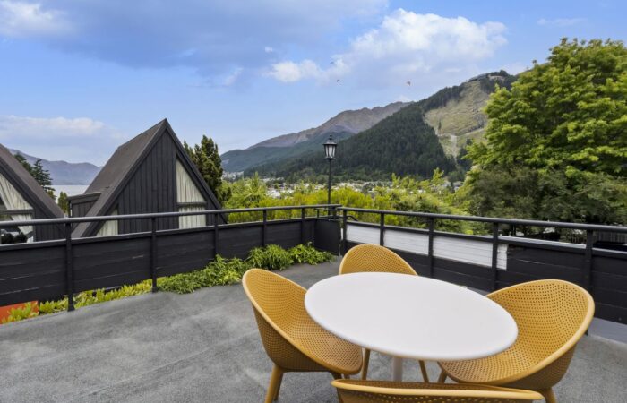heartland hotel table and chairs at rooftop viewing area