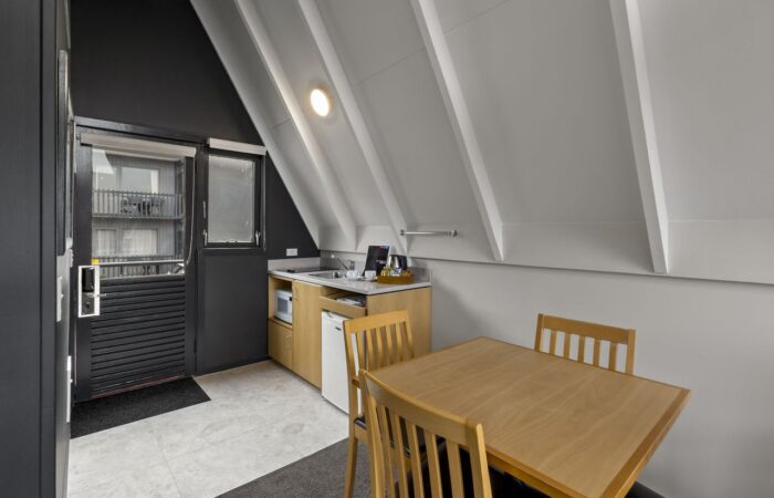 heartland-hotel-queenstown-superior-queen-twin-single-non-view-room