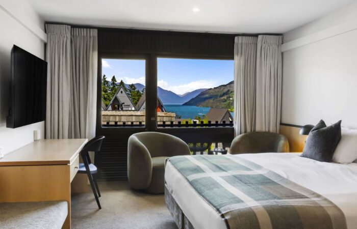 heartland-hotel-queenstown-superior-split-king room-with-view