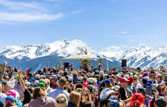 Apres ski at ajax tavern aspen