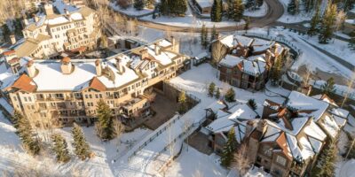 woodrun place exterior with snow snowscene travel luxury holiday experts