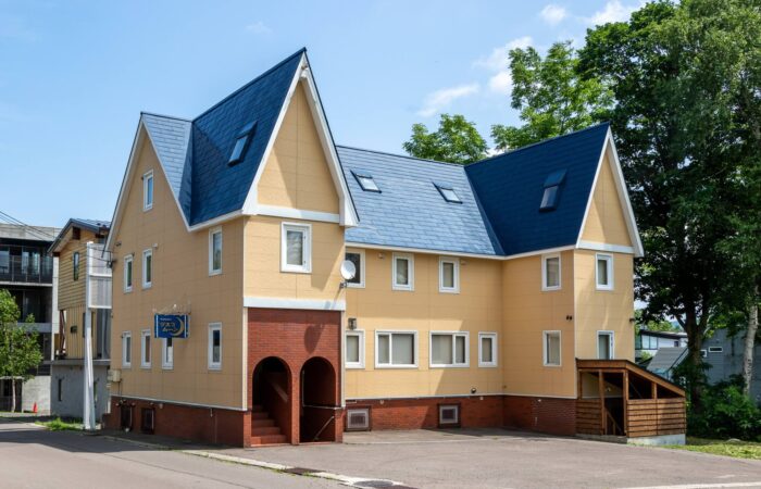 Cisco Moon accommodation Niseko Snowscene ski holiday travel experts