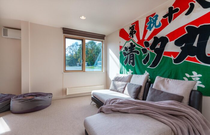 Gondola Chalets self-contained accommodation Niseko bedroom snowscene travel experts