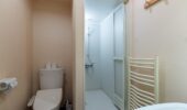 Gondola Chalets self-contained accommodation Niseko bathroom Snowscene Travel Agency